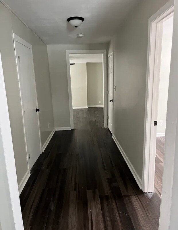 Foto del edificio - 469 E Brandeis Ave