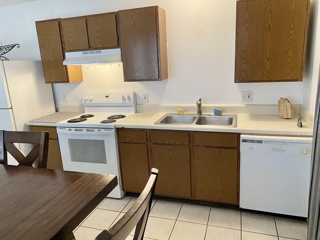 Cocina - 1918 Castle Gate Cir