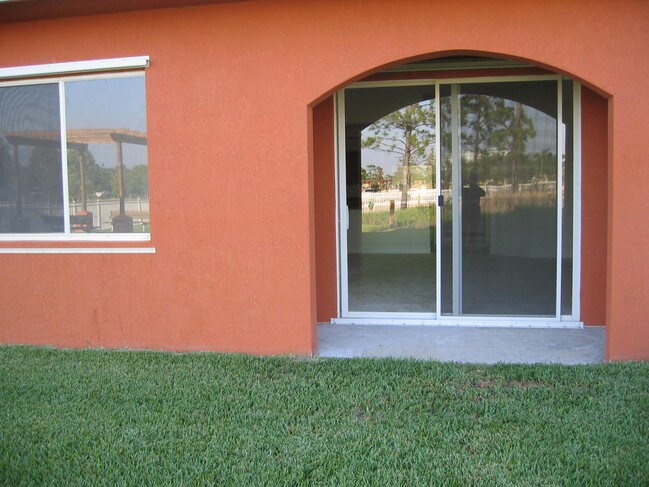 Building Photo - 61 SE Palermo Court 101 Stuart FL 34994
