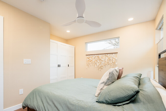 Foto del edificio - 4877 Beach Ct