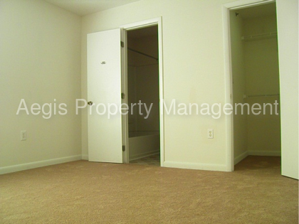 Foto del edificio - 1440 Collegiate Cir