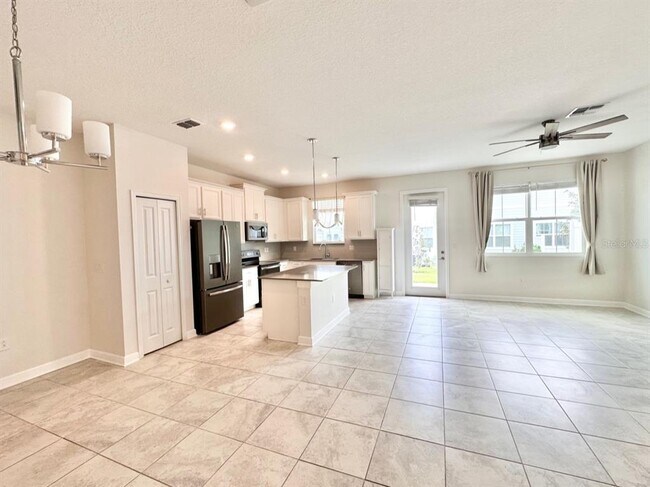 Foto del edificio - 2921 Title St