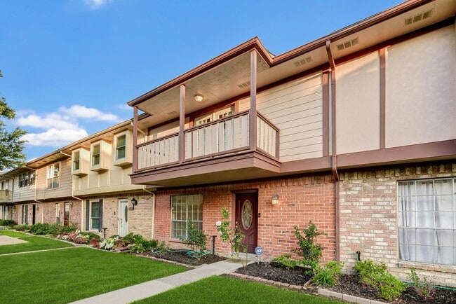 Building Photo - Charming 3-Bedroom Townhome in Prime Memor...