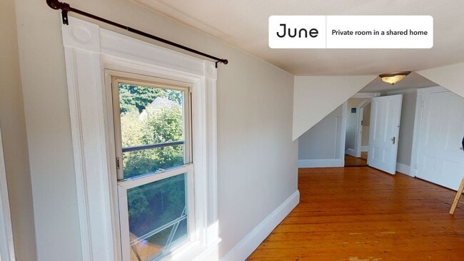 Building Photo - Room in Shared 6 bed/2 bath home