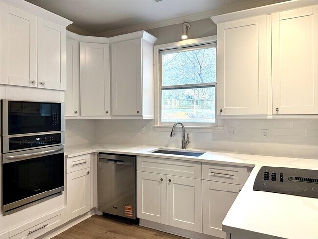 Foto del edificio - 11175 Linbrook Ln