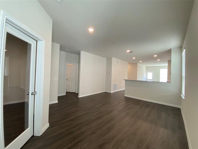 Foto del edificio - 6423 Kimball Mill Ln