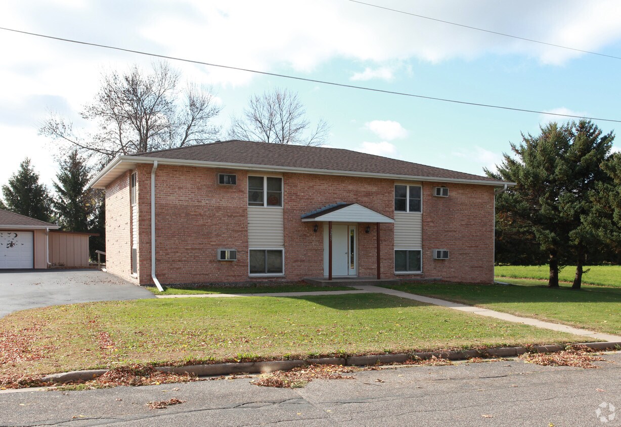 12151325 Henry St, Prescott, WI 54021 Apartments in Prescott, WI