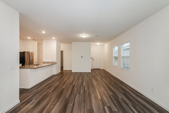 Building Photo - 4004 Scarlet Oak Ln
