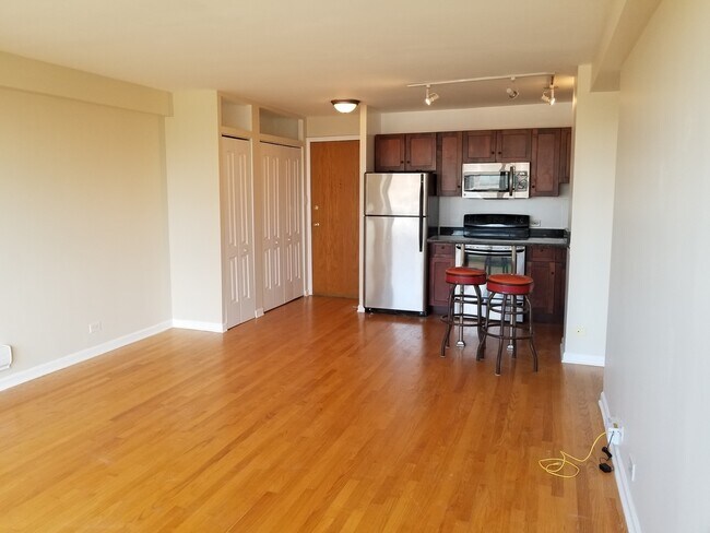 Foto del edificio - 4180 N Marine Dr