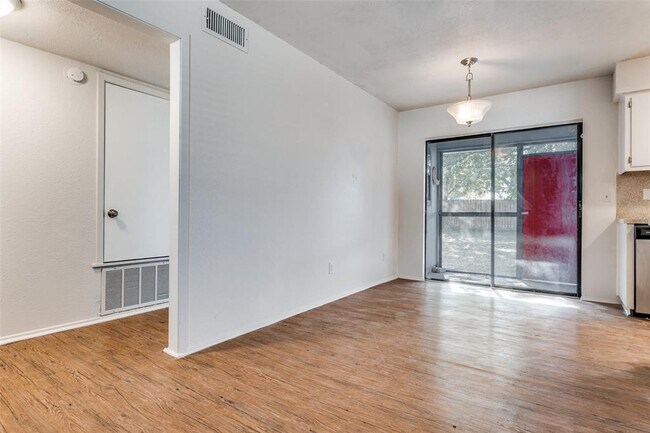 Foto del edificio - 2214 Winchester Dr