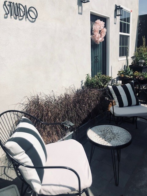 Aéreo - 1746 W 71st St