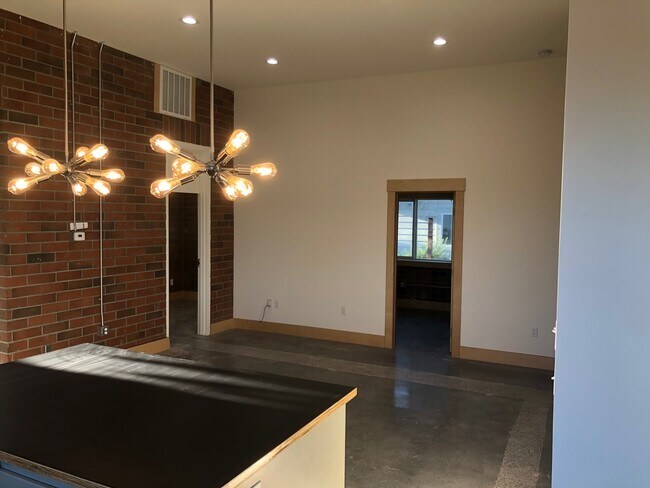 Foto del edificio - 330 S Cherry St