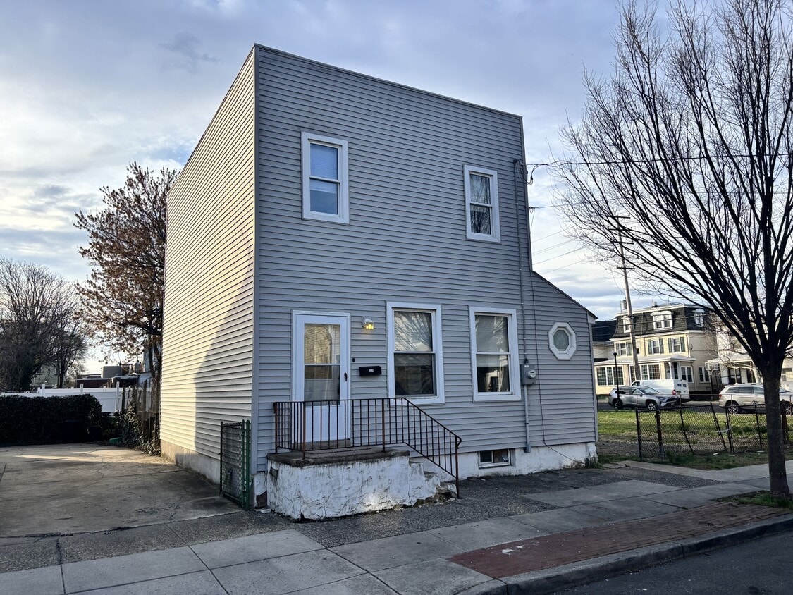 Photo - 174 S Burlington St (Gloucester City, NJ)