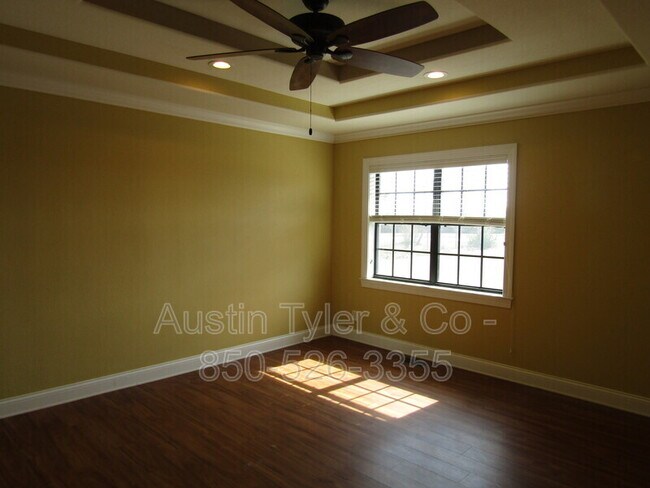 Building Photo - 4845 Rooks Dr