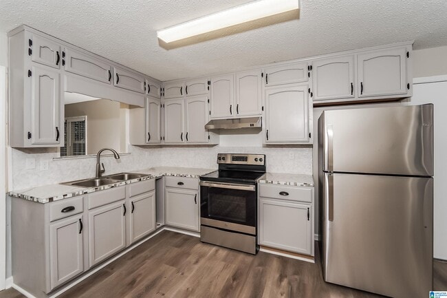 Building Photo - 18 Moonglow Dr