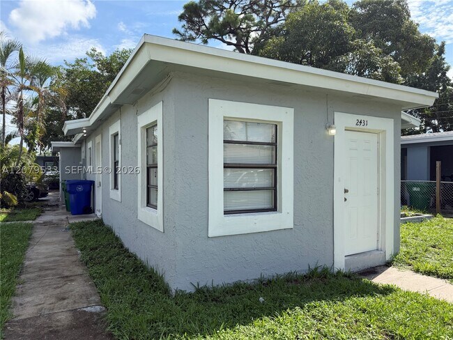 Foto del edificio - 2431 NW 9th St