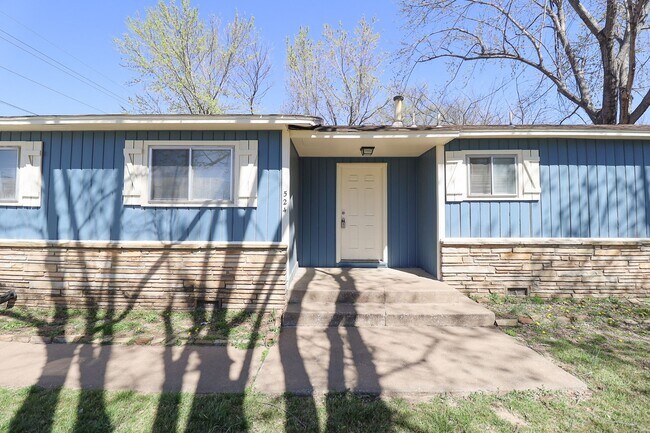 Foto del edificio - New Summer Low Price! Charming 3-Bedroom H...