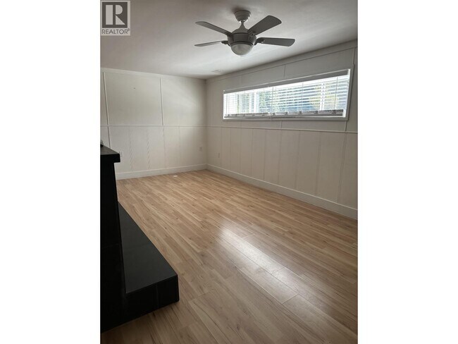 Photo du bâtiment - 925 Lawson Ave