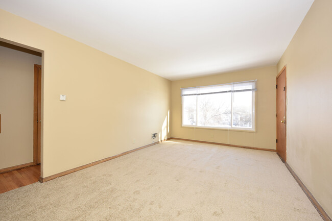 Building Photo - 5641 N 62nd St