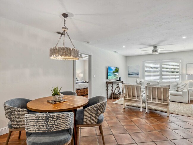 Building Photo - 510 106th Ave N