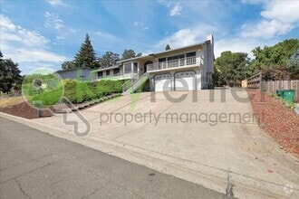 Building Photo - 3556 Mesa Verdes Dr