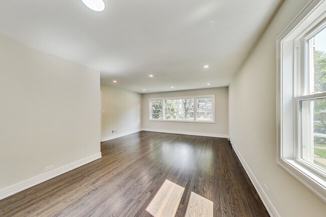 Foto del edificio - 4821 Crain St