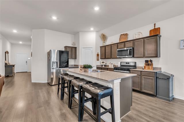 Foto del edificio - 900 Honey Maple St