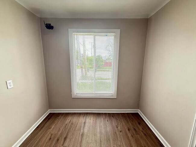 Foto del edificio - Fully Renovated Detroit Bungalow