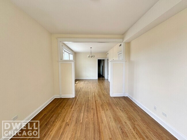 Foto del edificio - 2816 N Troy St