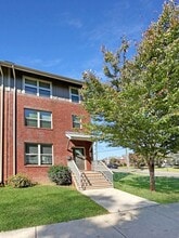 Building Photo - 400 Dobson St