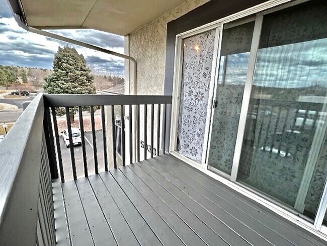 Foto del edificio - Cozy 1 Bedroom / 1 Bath Condo/DECEMBER MOVE IN SPECIAL