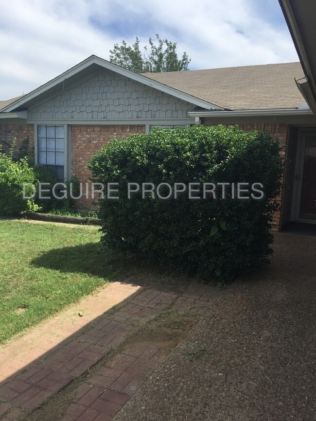 Building Photo - 409 Asbury Dr