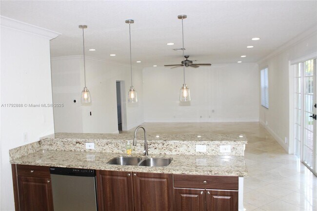Building Photo - 947 Nandina Dr