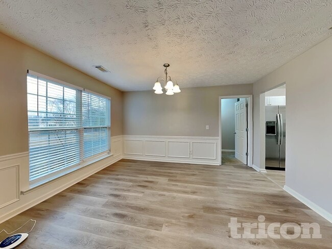 Building Photo - 1049 Octavia Ct