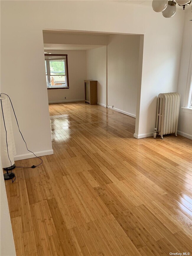 Foto del edificio - 7018-7066 66th Pl