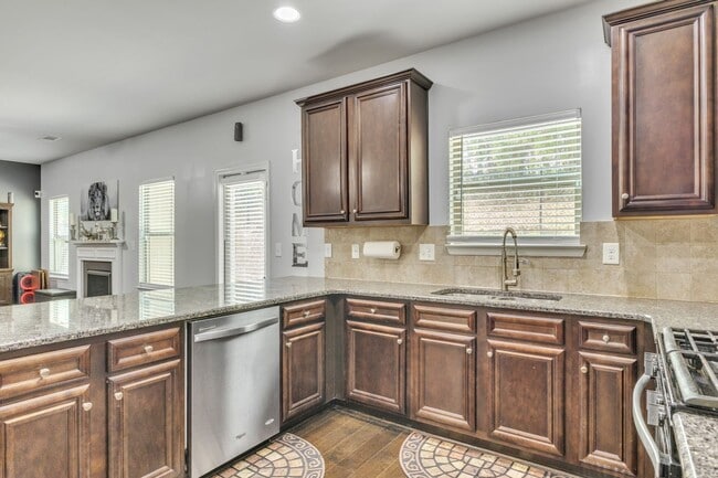 Building Photo - 87 Wedge Wood Way