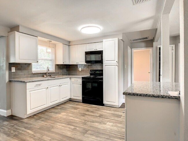 Foto del edificio - REDUCED!!!  Completely upgraded 3/1 1196 S...