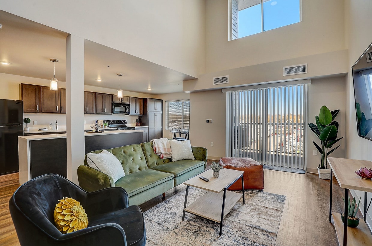 Primary Photo - The Aviary at Middleton Market