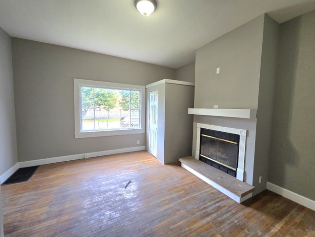 Building Photo - 435 S 18th St