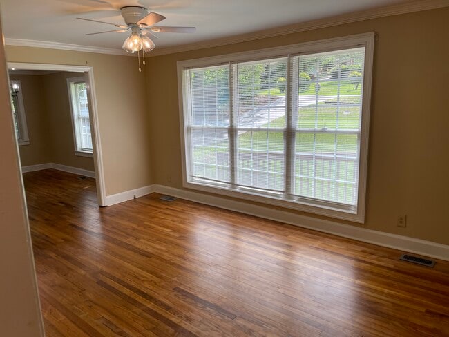 Building Photo - 160 W Ridge Cir