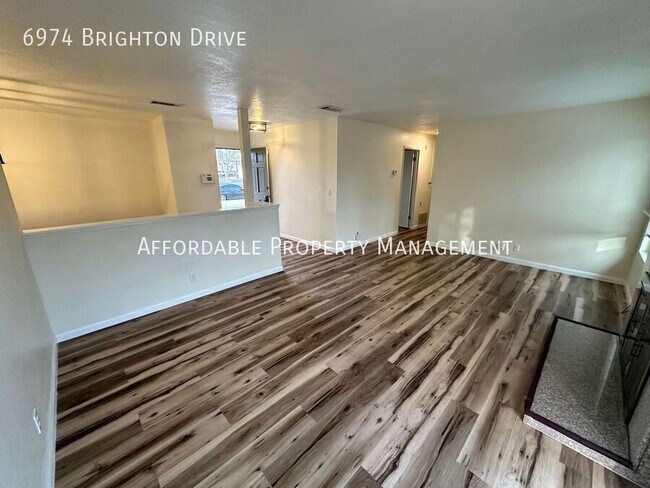 Foto del edificio - 6974 Brighton Dr
