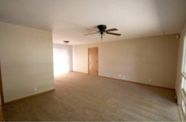Building Photo - Cute 3 Bed 1.5 Bath Home in KCMO-Available...