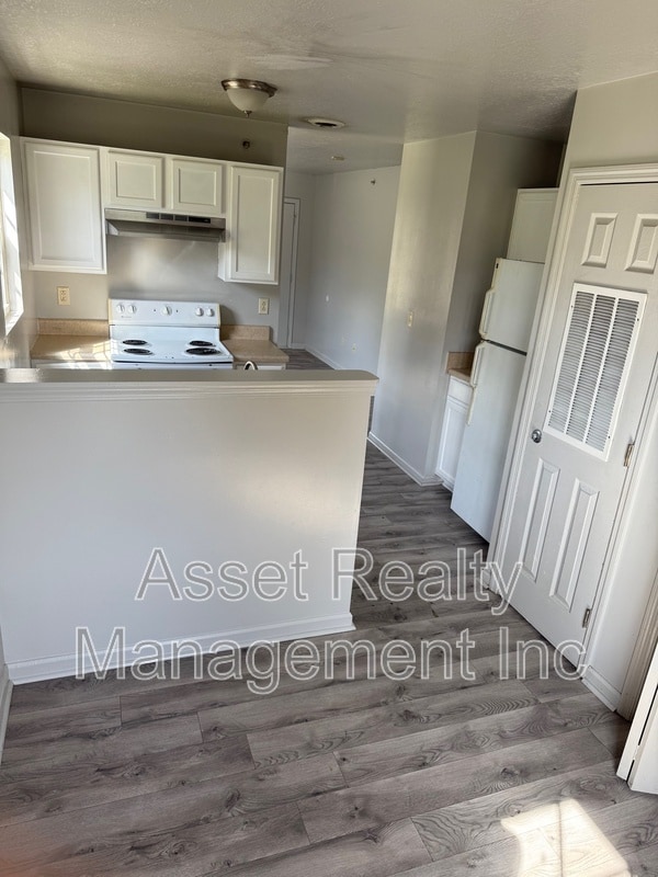 Foto del edificio - 230 Hardin Ln