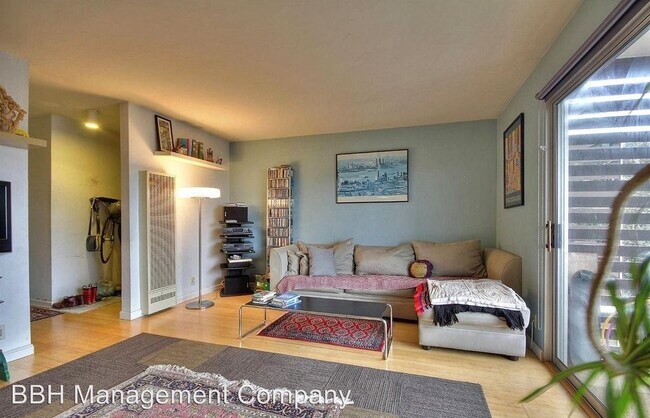 Building Photo - 2 br, 1 bath - 1 Western Shore Ln