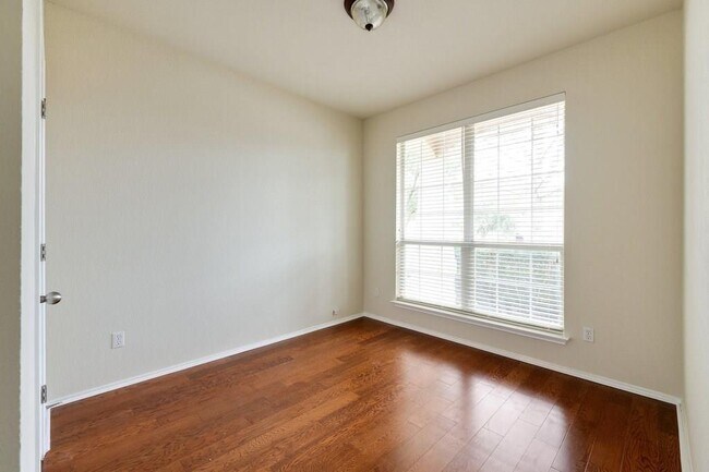 Building Photo - 11013 Casitas Dr