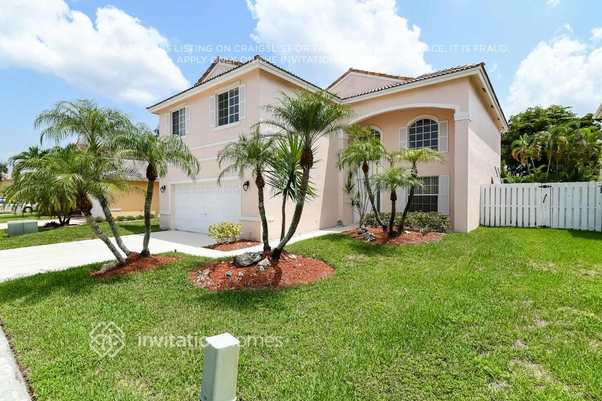 Foto principal - 19167 NW 13th Ct