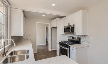 Building Photo - 3146 S Bonita St