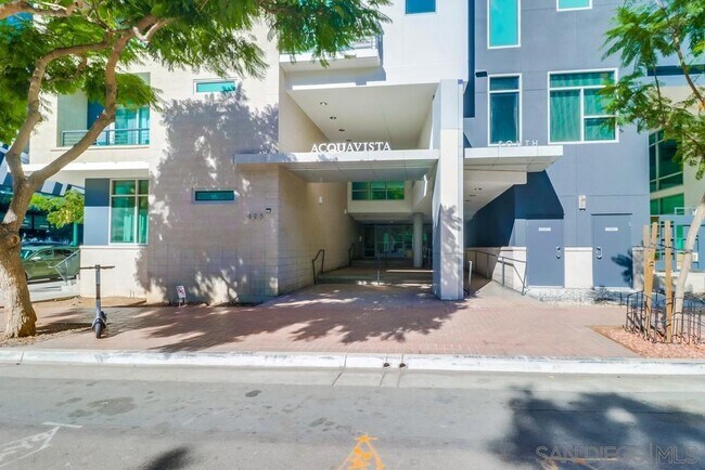 Foto del edificio - 425 W Beech St