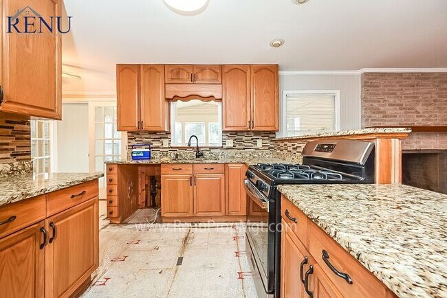 Foto del edificio - Now Available! 4 Bedroom 3 Bath!