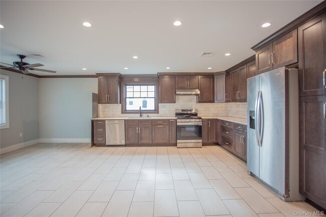 Building Photo - 59 Clinton Ave